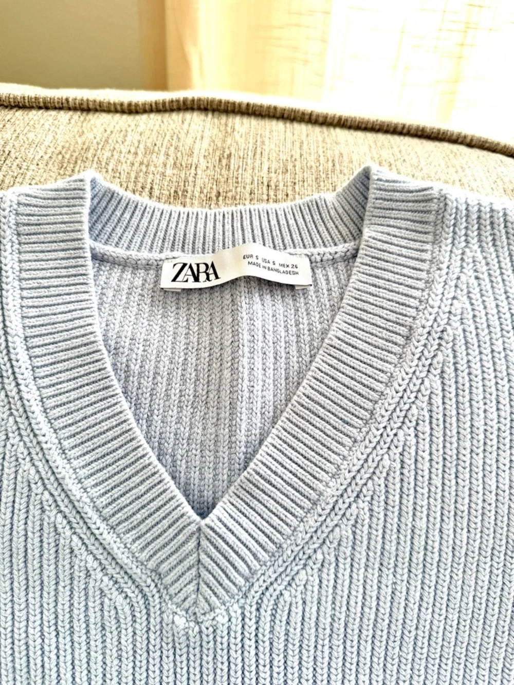 ZARA Light Blue V-Neck Ribbed Knit Sweater Vest - Picture 2 of 3